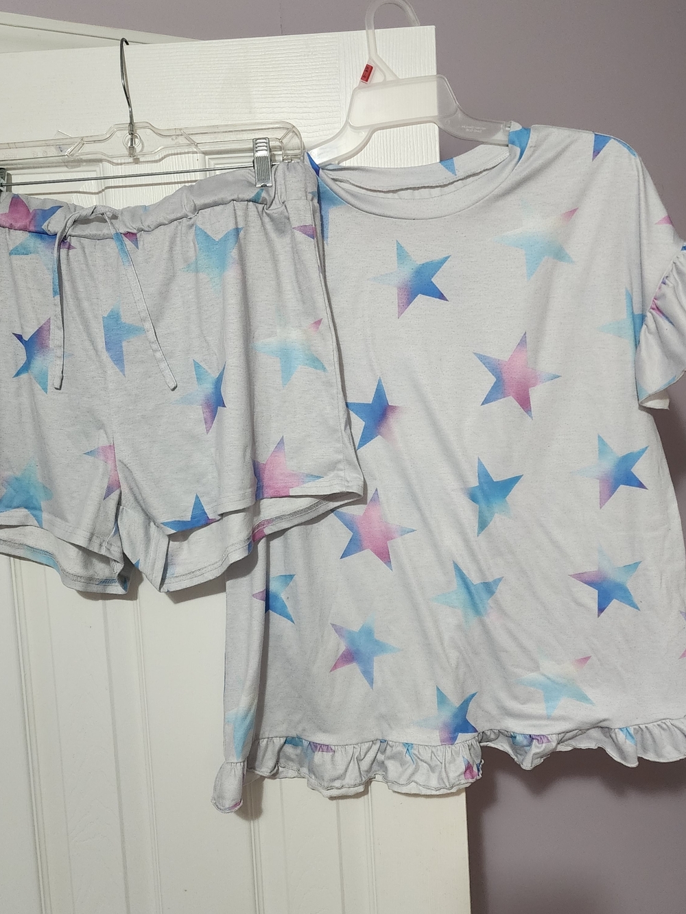 Ladies Star Print Short Pajama Set in White with Blue & Pink Stars